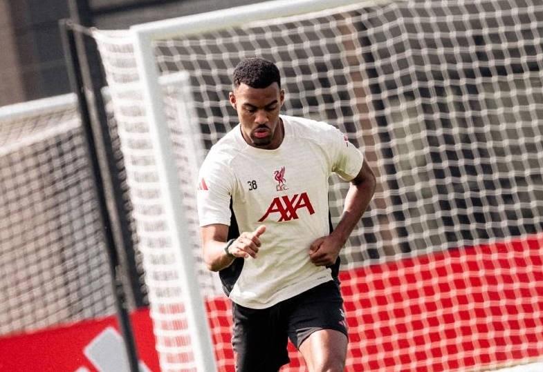 邮报：赫拉芬贝赫在利物浦很开心，其经纪人未与俱乐部谈续约