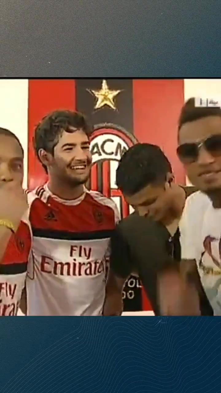 罗比尼奥帕托和席尔瓦一起表演B-box