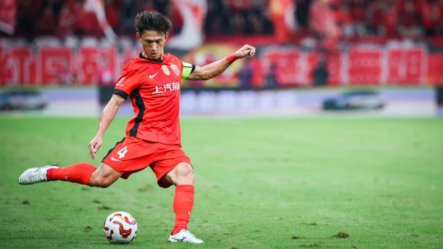 4轮1分垫底……缺兵少将的上海海港队不敌武里南联队，提前被淘汰出局？