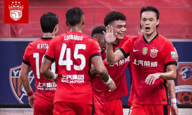 亚冠4轮0胜+1分垫底!中超冠军0-2丢人,国门送大礼,积分榜乱了