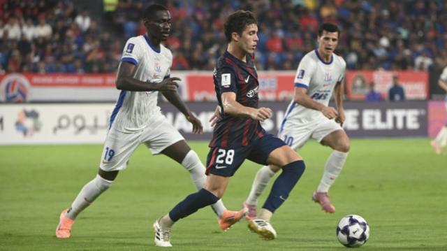 【亚冠精英】米内罗点射鲍亚雄救险 柔佛3比1申花