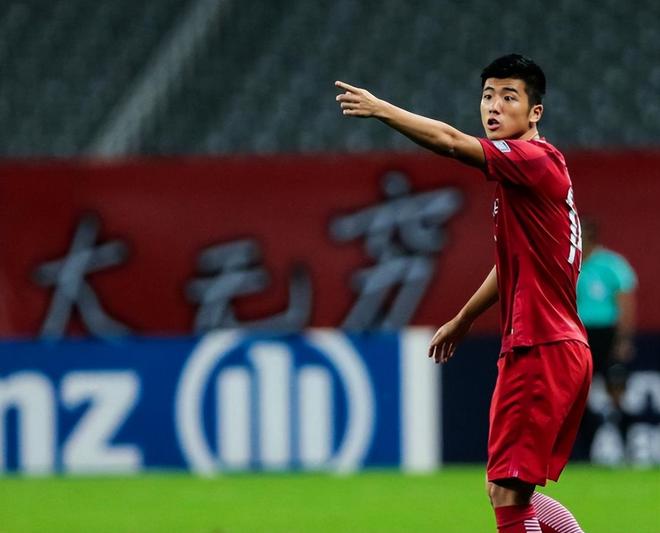 怀念武磊！海港33岁射手屡失良机，穆斯卡特暴怒，未来不敢再用